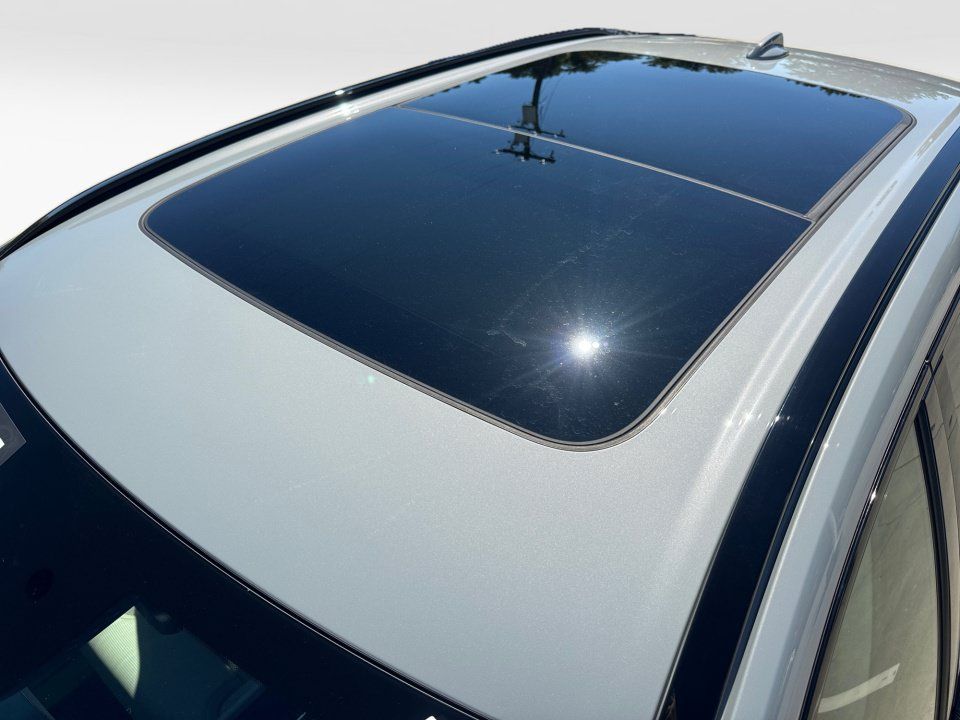 Used 2025 Volvo XC60 T8 Ultra w/ Protection Package Premier AWD/4WD image 21