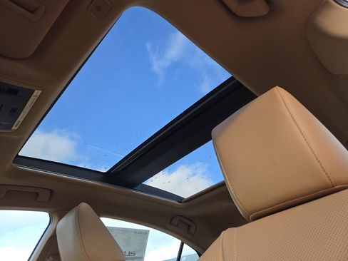 New 2025 Lexus ES 350 350 Luxury image 8