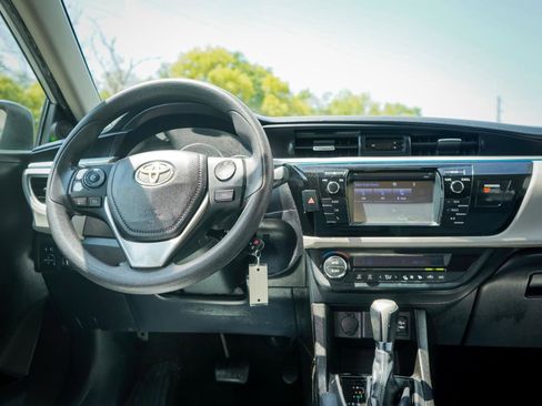 Used 2016 Toyota Corolla LE FWD image 10