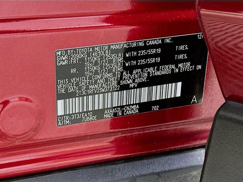 Used 2025 Toyota RAV4 XLE Premium w/ Weather Package FWD image 27