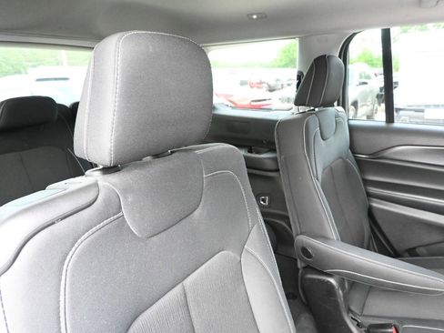 Used 2023 Jeep Grand Cherokee L Laredo AWD/4WD image 35