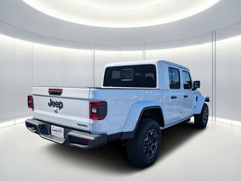 New 2026 Jeep Gladiator Sport AWD/4WD image 4