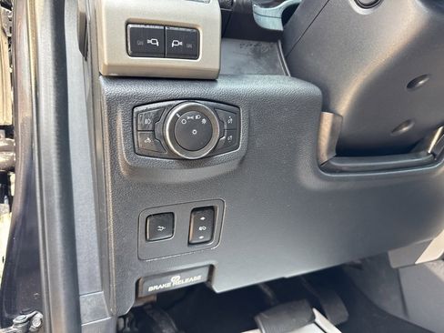Used 2022 Ford F250 Lariat w/ Tremor Off-Road Package image 19