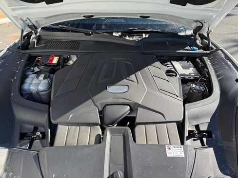 Used 2020 Porsche Cayenne image 16
