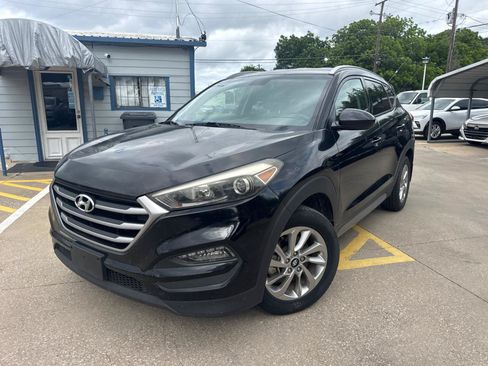 Used 2017 Hyundai Tucson SE w/ SE Popular Package 02 FWD image 1