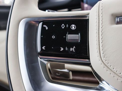 New 2025 Land Rover Range Rover SE image 33