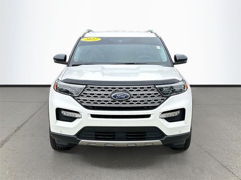 Used 2022 Ford Explorer Limited w/ Equipment Group 301A image 2