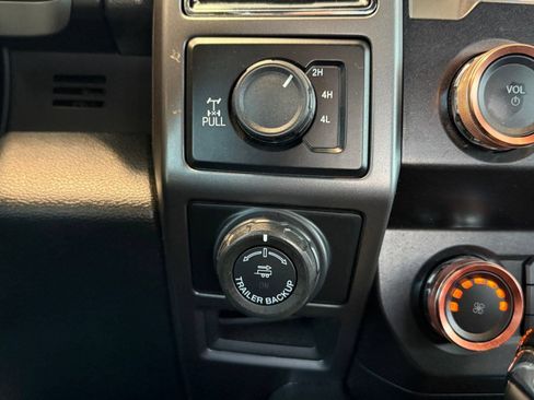 Certified 2019 Ford F150 XLT w/ Equipment Group 302A Luxury AWD/4WD image 18