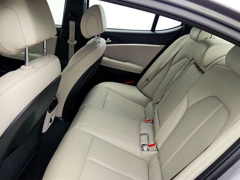 Used 2023 Genesis G70 2.0T image 21