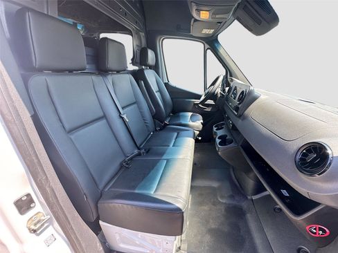 Used 2024 Mercedes-Benz Sprinter 2500 w/ Acoustic Package image 13