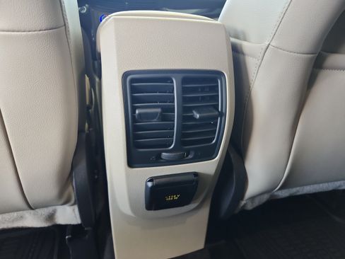 Used 2017 Ford Escape Titanium FWD image 18