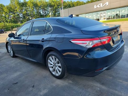 Used 2019 Toyota Camry LE FWD image 7