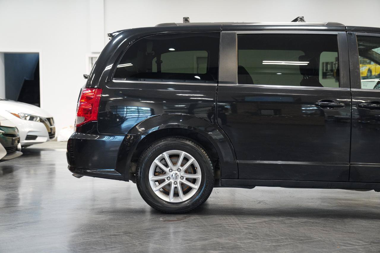 Used 2019 Dodge Grand Caravan SXT FWD image 11