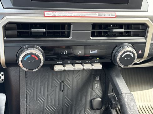 Used 2025 Toyota Tacoma TRD Sport AWD/4WD image 25