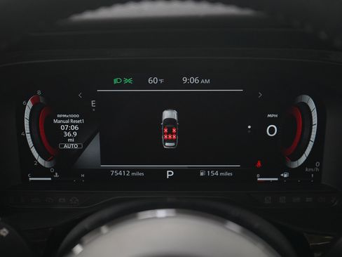 Used 2022 Nissan Pathfinder Platinum image 24