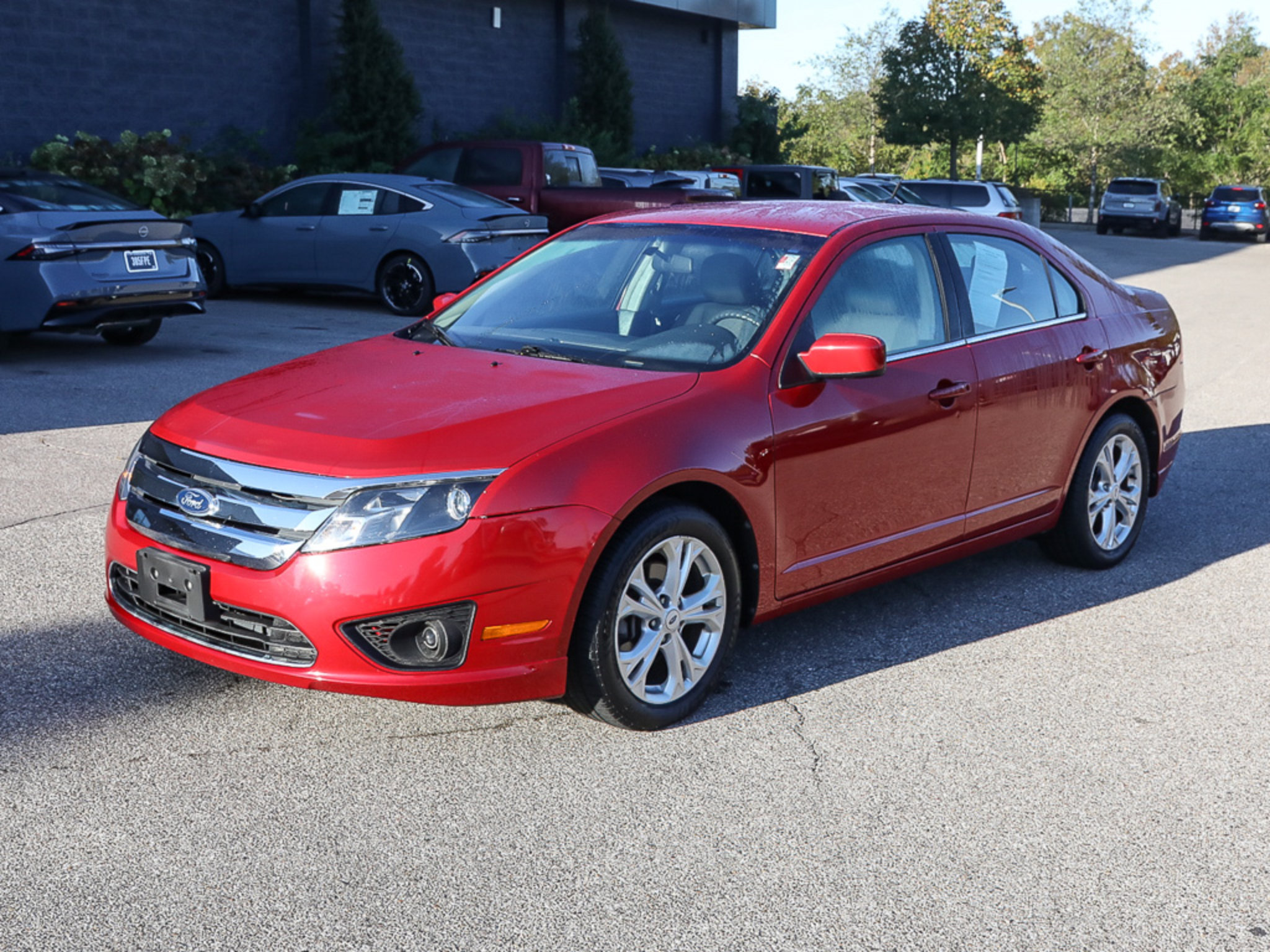 Used 2012 Ford Fusion SE FWD image 2
