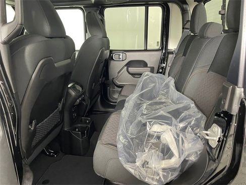 New 2025 Jeep Gladiator Mojave w/ Convenience Group image 4