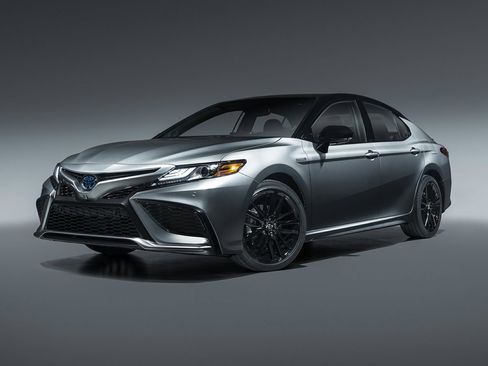 Used 2024 Toyota Camry XLE FWD image 1