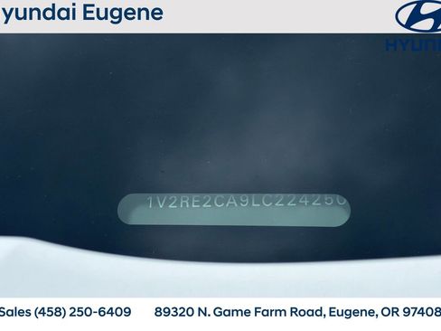 Used 2020 Volkswagen Atlas Cross Sport SEL R-Line image 2