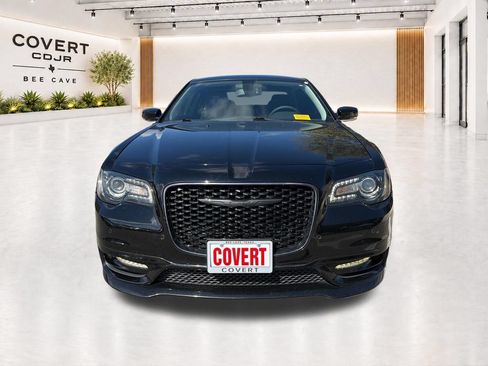 Used 2023 Chrysler 300 Touring L w/ Comfort Group RWD image 3