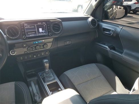 Used 2022 Toyota Tacoma TRD Sport w/ Technology Package image 16