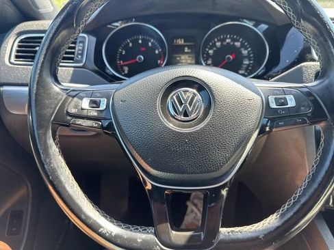 Used 2016 Volkswagen Jetta Sport image 21