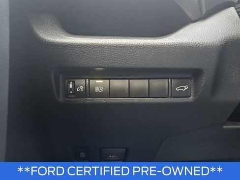 Used 2022 Toyota RAV4 XLE image 28