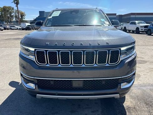 Used 2024 Jeep Wagoneer L Series II w/ Flexible Seating Group AWD/4WD image 2