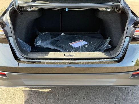 New 2026 Nissan Sentra SV w/ SV Convenience Package FWD image 4