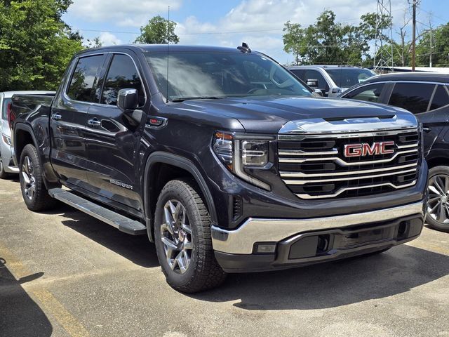 Used 2023 GMC Sierra 1500 SLT AWD/4WD image 1