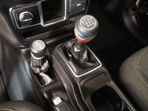 Used 2024 Jeep Wrangler Unlimited Sport AWD/4WD image 7