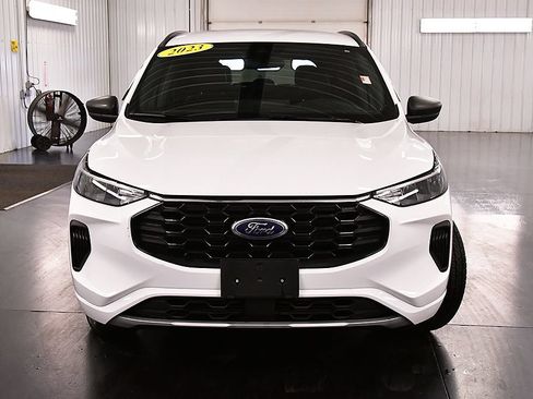 Used 2023 Ford Escape ST-Line AWD/4WD image 2