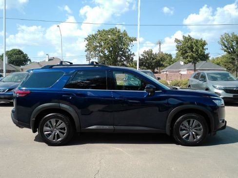 Used 2022 Nissan Pathfinder SV FWD image 5