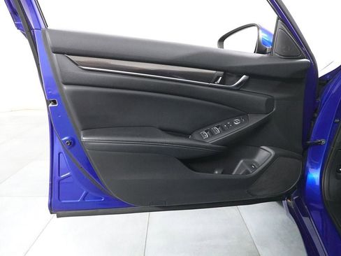 Used 2018 Honda Accord Sport image 18