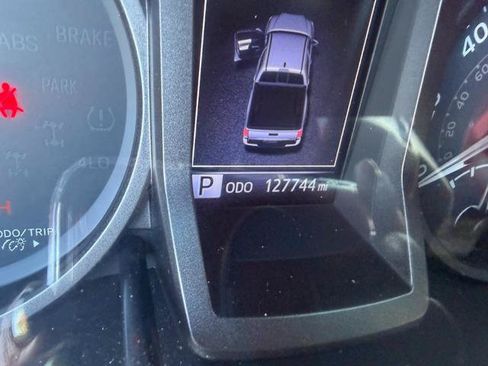 Used 2017 Toyota Tacoma TRD Off-Road w/ Tow Package (A/T) AWD/4WD image 17