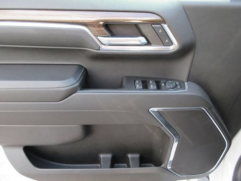 Certified 2023 Chevrolet Silverado 1500 LT w/ Leather Package AWD/4WD image 24