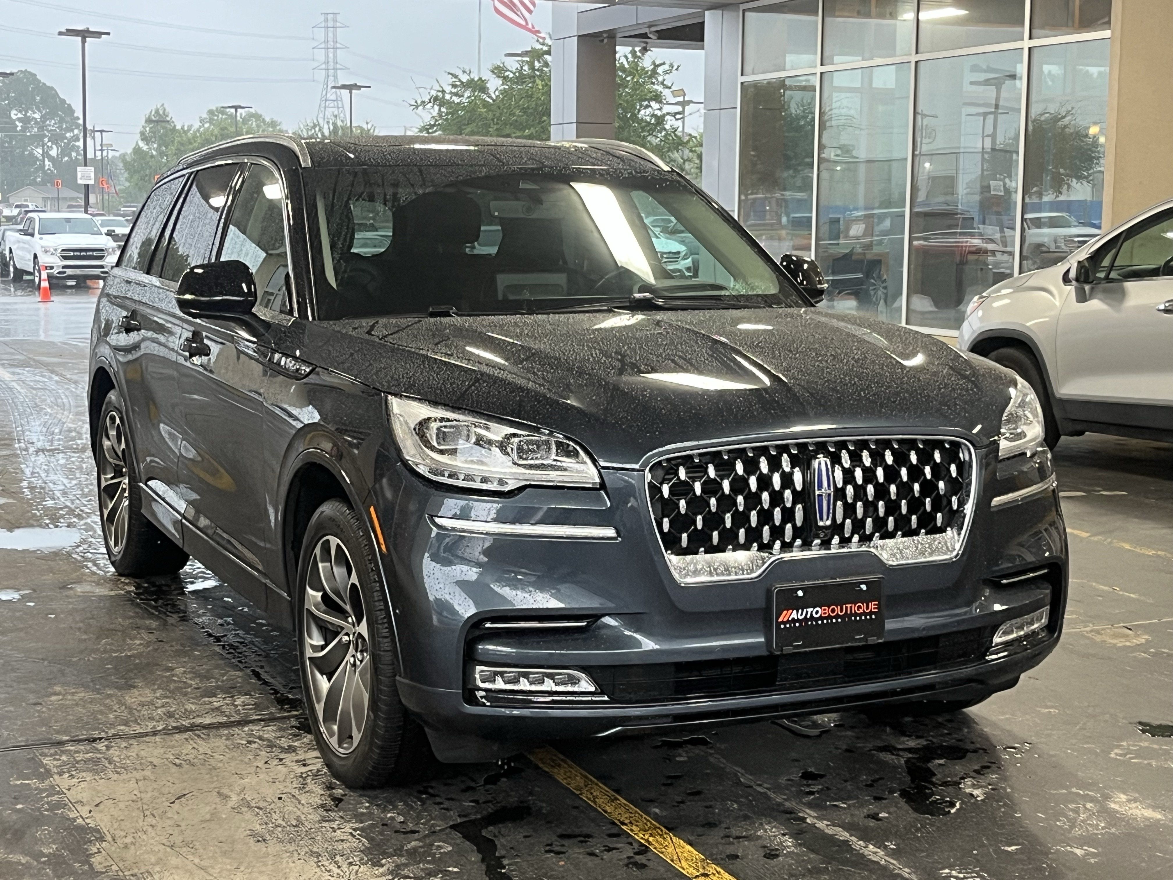 Used 2023 Lincoln Aviator Grand Touring w/ Equipment Group 301A AWD/4WD image 3