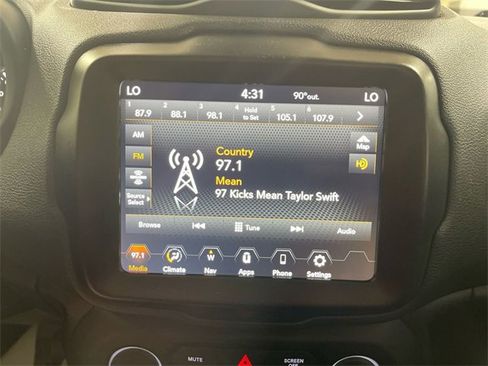 Certified 2023 Jeep Renegade Latitude image 16