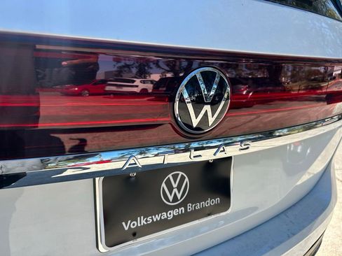 New 2026 Volkswagen Atlas SE image 30