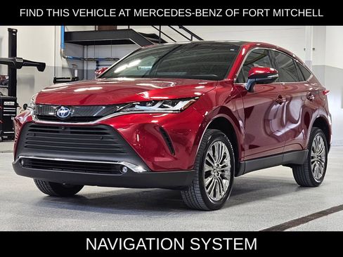 Used 2024 Toyota Venza LE image 1