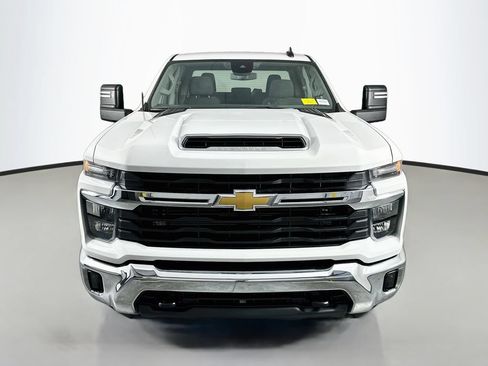 Used 2025 Chevrolet Silverado 2500 LT w/ Convenience Package AWD/4WD image 2