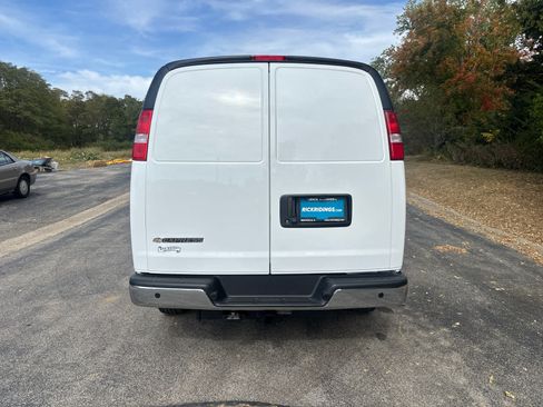 New 2025 Chevrolet Express 3500 Extended w/ Driver Convenience Package RWD image 23
