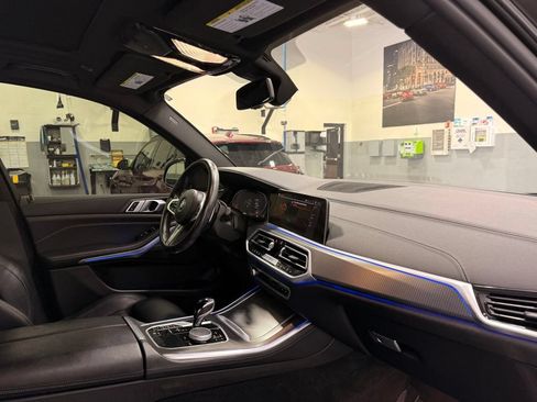 Used 2022 BMW X5 xDrive40i w/ M Sport Package AWD/4WD image 29