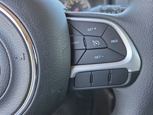 Certified 2023 Jeep Renegade Latitude AWD/4WD image 29