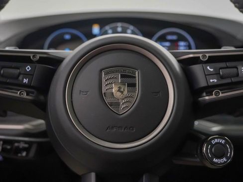 Certified 2025 Porsche Cayenne Turbo image 27