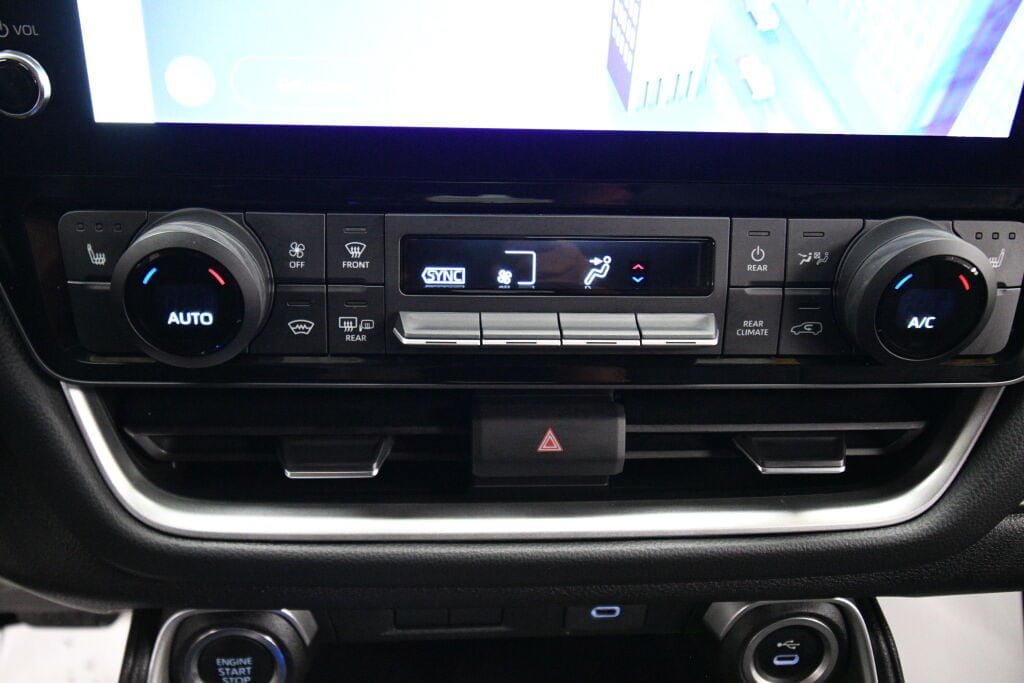 Certified 2025 Toyota Grand Highlander AWD image 15