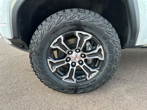 Used 2023 GMC Canyon AT4 image 40