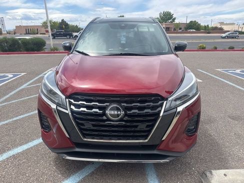 Used 2023 Nissan Kicks SR w/ SR Premium Package image 2