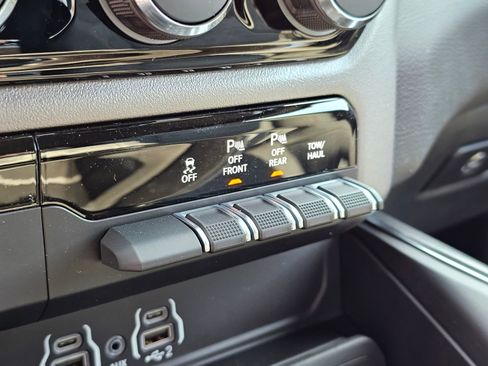 New 2026 RAM 1500 Big Horn w/ Night Edition AWD/4WD image 14