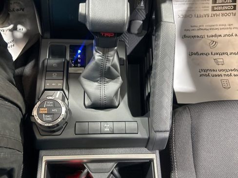 Used 2025 Toyota 4Runner TRD Off-Road image 27